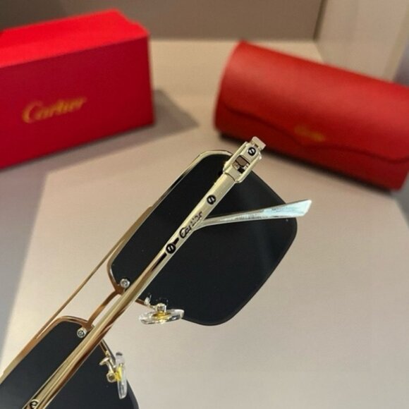 Luxury Cartier Eyewear: Black & Gold Design - Picture 6 of 6